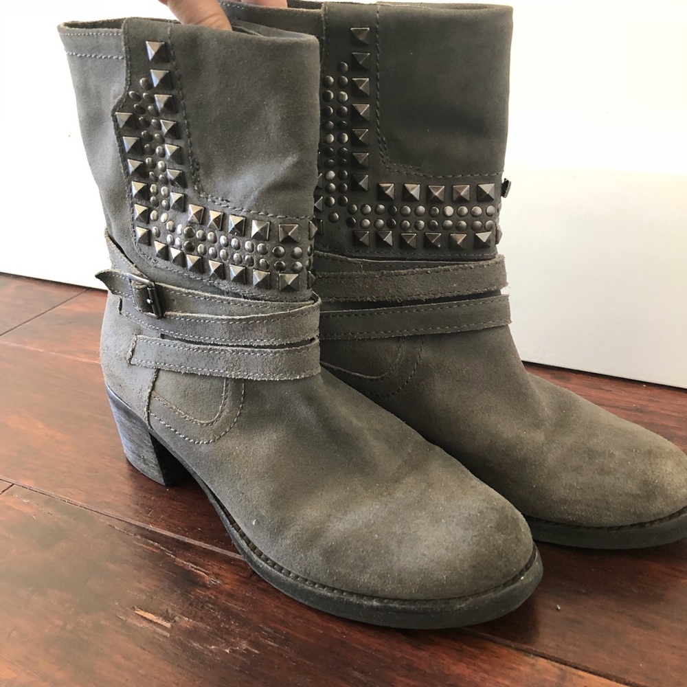 💀Vince Camuto studded boots